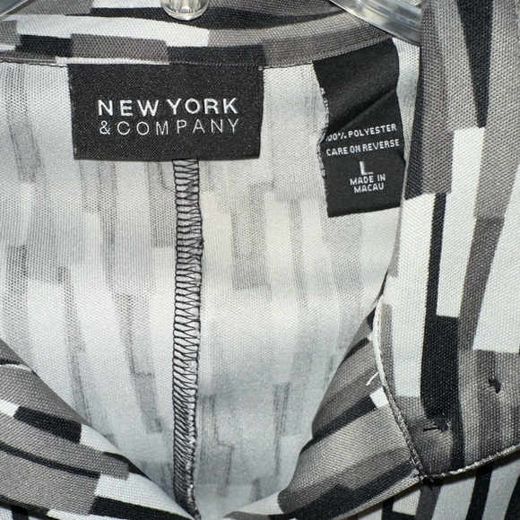 Black/gray printed button down polyester/spandex fitted with belt dress - Picture 3 of 3